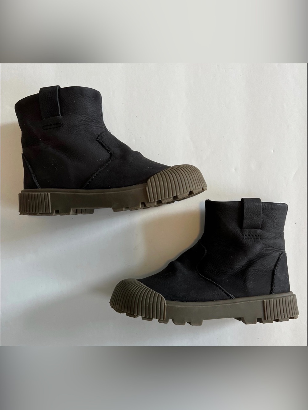 Zara Black Kids Ankle Boots with Olive Brown Rubber Toe and Sole Size 25
